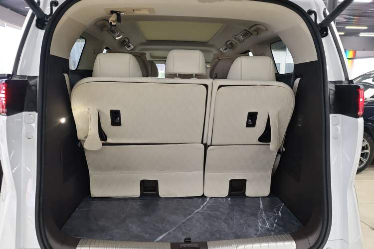 Used Denza D9 2024 DM-i 970 Luxury Model