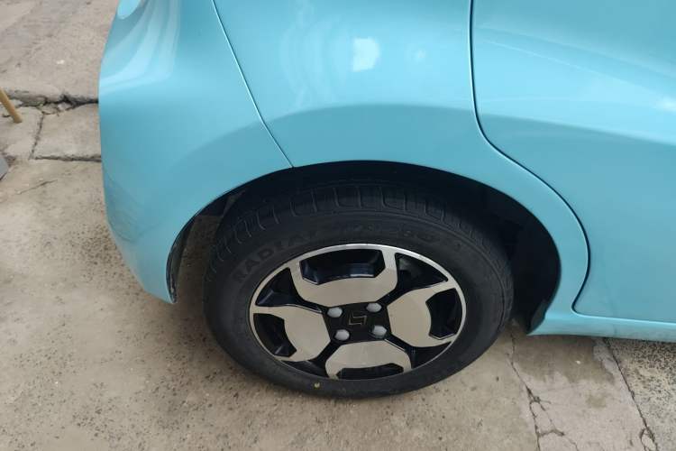 Used SOL E10X 2021 302 km Range Luxury Version 31.4 kWh Right Rear Wheel Hub