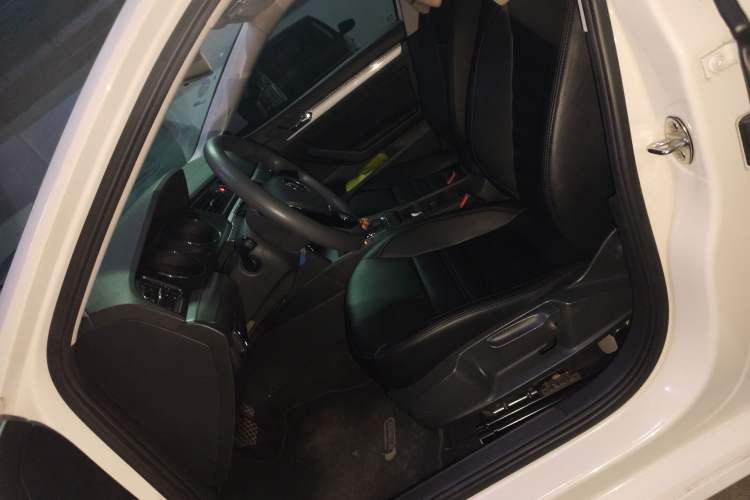 Used Volkswagen Lamando 2015 230TSI DSG Fashion Edition Left Front Seat