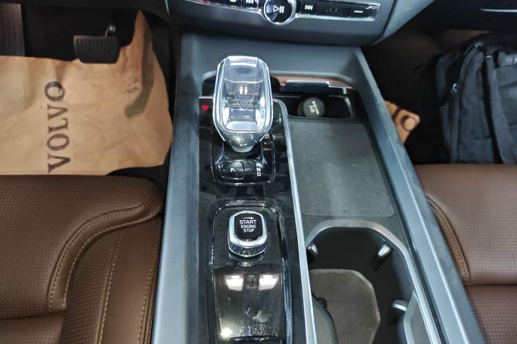 Used Volvo XC60 New Energy 2025 Plug-in Hybrid Long-Range All-Wheel Drive Smart Luxury Edition