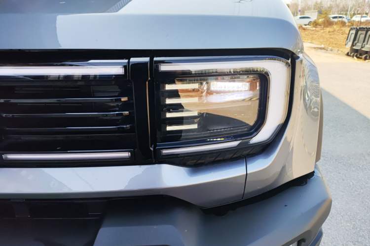 Used BAIC Off-Road BJ40 Electric Drive 2025 Standard Edition Left Front Headlight