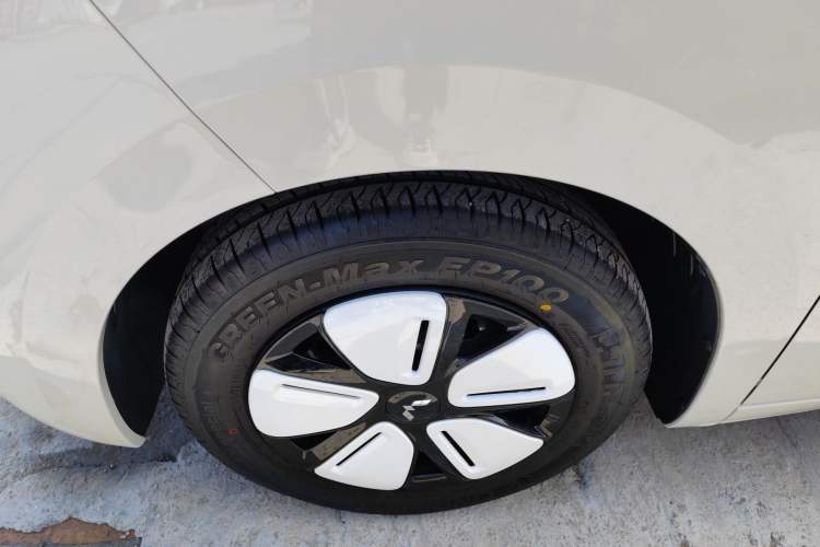 Used Wuling Hongguang MINIEV 2025 Four-Door Version Advanced Edition Left Front Wheel Hub