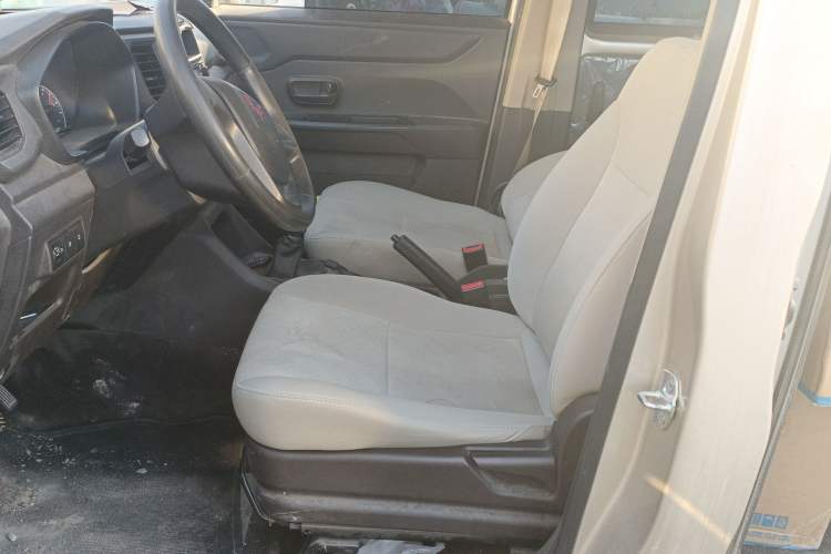 Used Wuling Hongguang V 2022 1.5L Enjoy Edition Electric-Powered LAR
