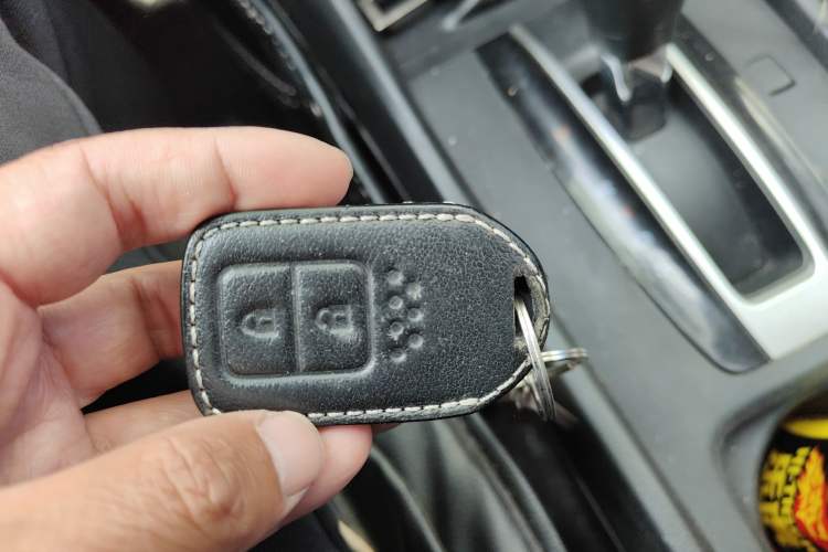 Used Honda Jade 2017 1.8L automatic Comfort version 5 seats Vehicle Key