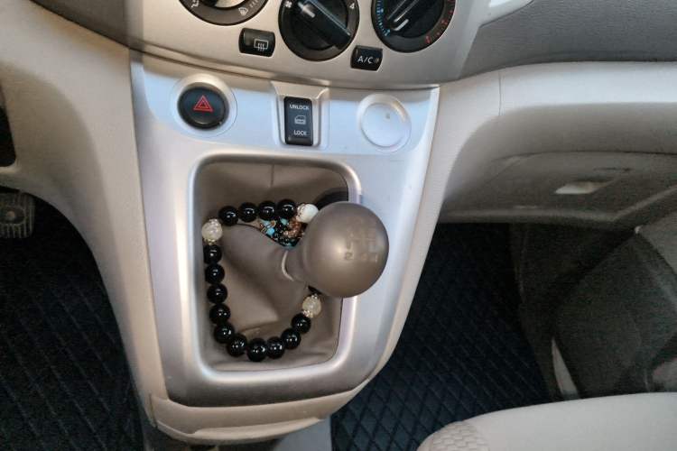 Used Nissan NV200 2014 1.6L Manual Luxury Model China IV Standard Gear Lever