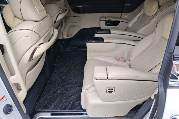 Used Toyota Vellfire 2024 Crown Dual-Engine 2.5L Ultimate Edition Left Rear Seat