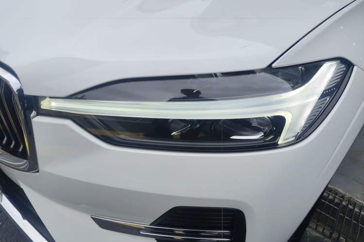 Used Volvo XC60 2023 B5 4x4 Smart Luxury Edition