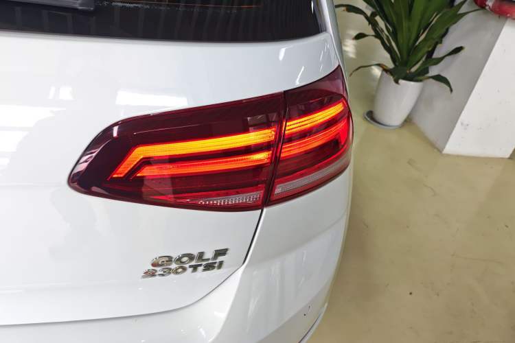 Used Volkswagen Golf 2018 230TSI Automatic Comfort Model
