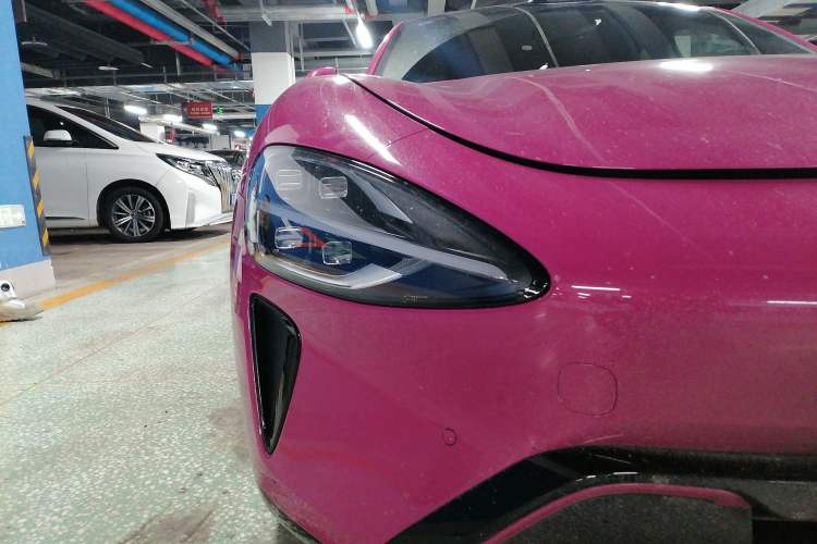 Used Xiaomi Auto SU7 2024 Four-Wheel Drive Ultra-Long Range Advanced Intelligent Driving Max Edition
