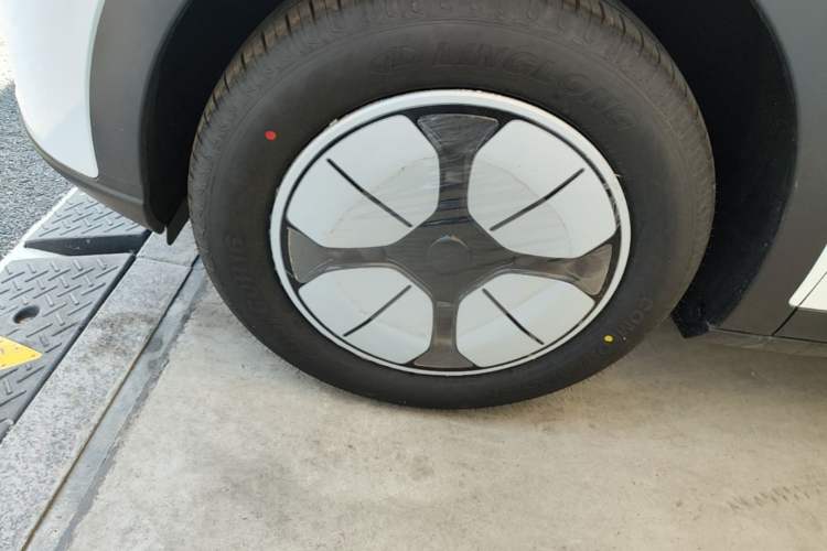 Used Geely Galaxy Geome 2025 410 km Free Version
