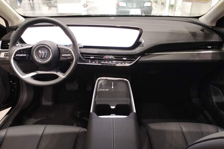 Used Buick LaCrosse 2025 28T Platinum Edition