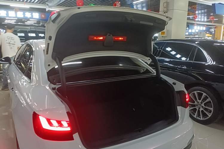 Used Audi A4L 2024 40 TFSI Fashion Dynamic Model
