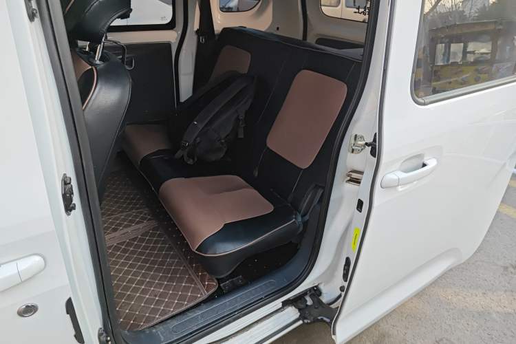 Used Wuling Zhiguang New Energy 2025 Model 305km Ambitious Edition
