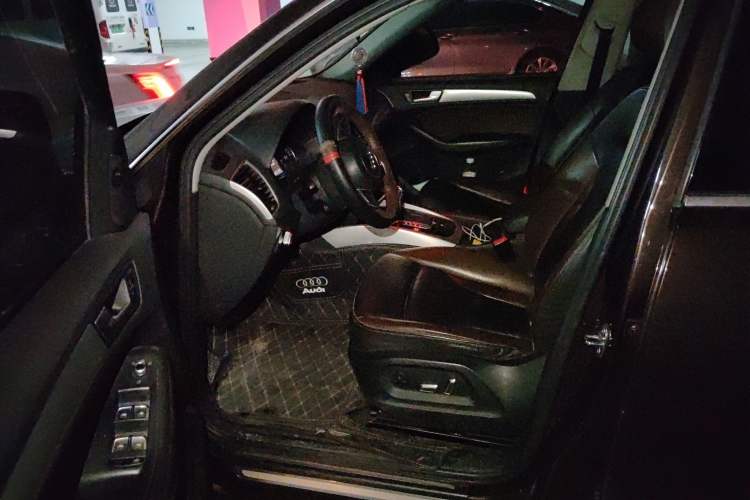 Used Audi Q5 2017 40 TFSI Comfort Model
