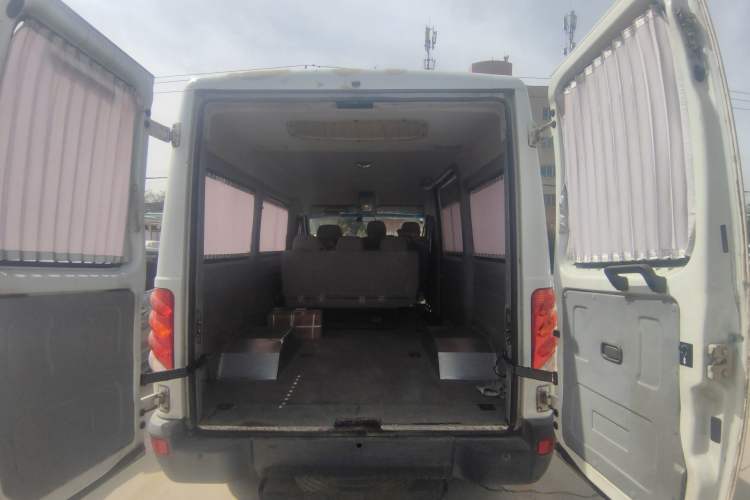 Used Iveco Power Daily 2013 3.0T-A37 Dual-Purpose Low-Roof F1C Van
