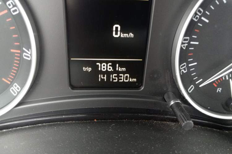 Used Skoda Octavia 2013 1.6L Automatic Yijun Edition Odometer Close Up