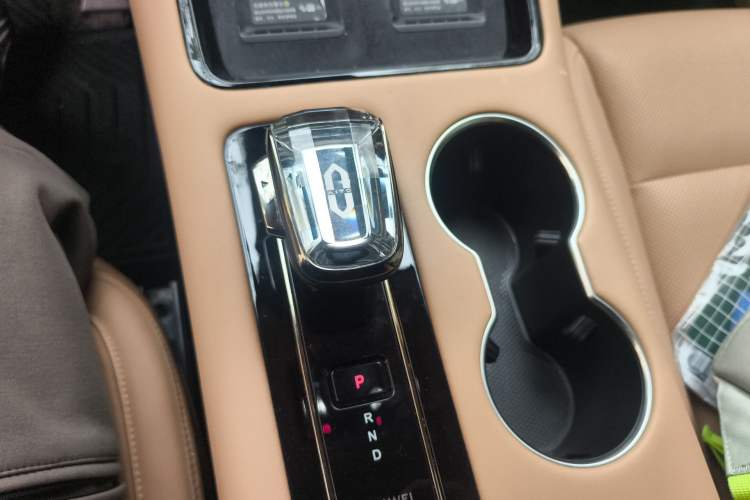 Used Hima AITO M5 2024 All-Electric Max Rear-Drive Advanced Intelligent Driving Version Gear Lever