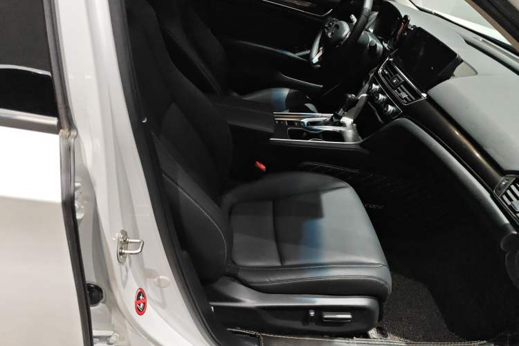 Used Honda Accord 2022 260TURBO Phantom Night · Prestige Edition Right Front Seat