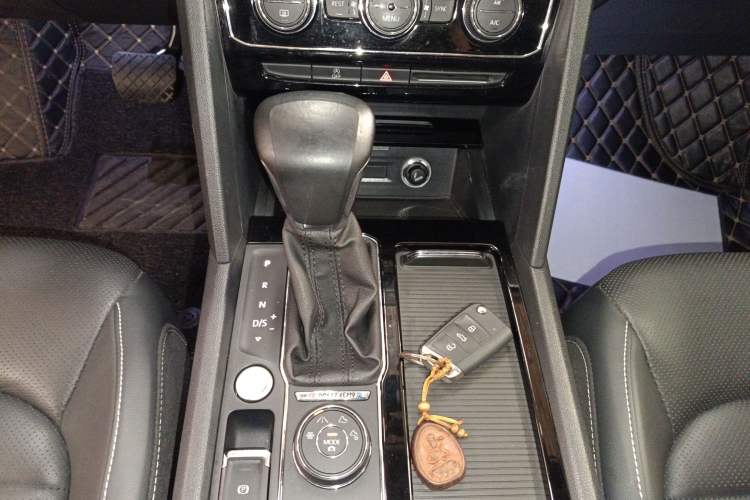 Used Volkswagen Teramont 2020 380TSI Four-Wheel Drive Luxury Version China VI Standard Gear Lever