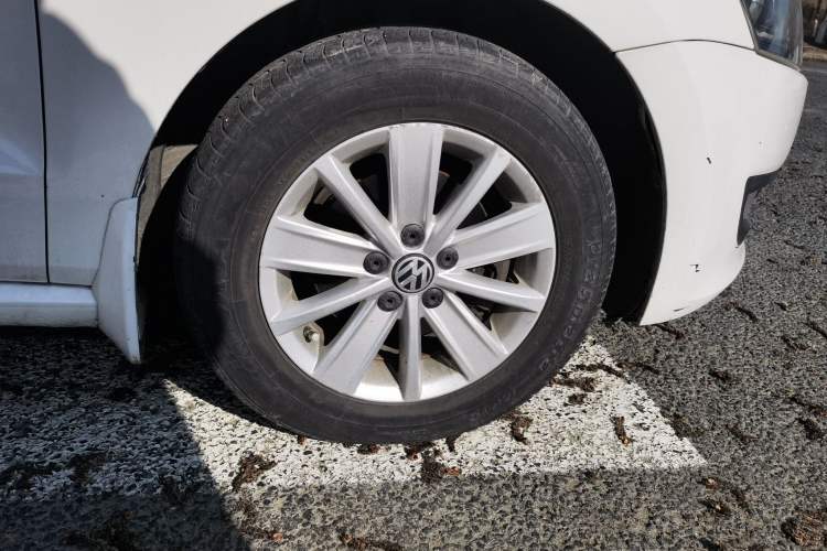 Used Volkswagen Polo 2013 1.4L Manual Fashion Edition Right Front Wheel Hub