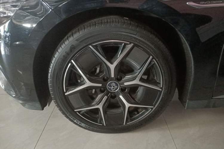 Used BYD Han 2024 EV Glory Edition 605KM Front-Wheel-Drive Premium Model