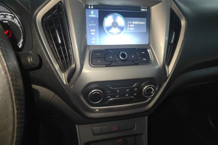 Used MG GT 2016 1.5T Automatic Value-Added Luxury Edition Audio And AC Panel