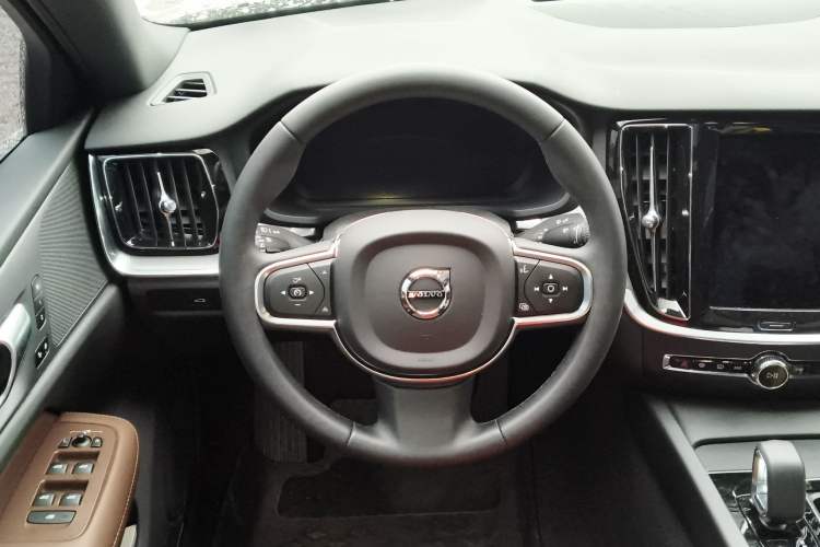 Used Volvo S60 2023 B4 Zhiyi Luxury Edition
