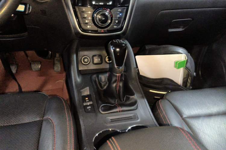 Used CHANGAN CS75 2014 2.0L Manual Luxury Version China V Standard
