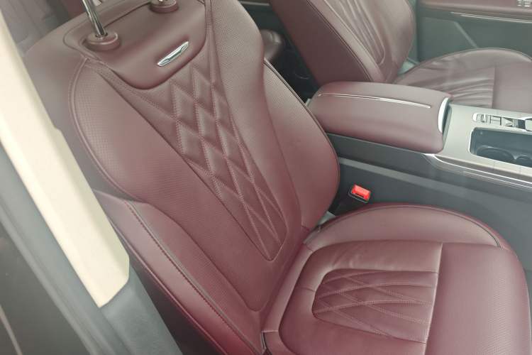 Used Hongqi HS7 PHEV 2024 2.0T PHEV Four-Wheel Drive Flagship Edition 6 Seats