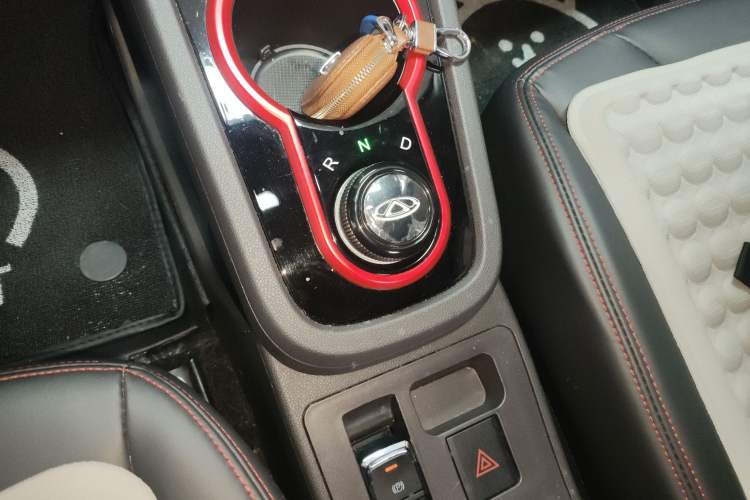 Used Chery QQ Little Ant 2022 Revised Version Sweet Pink Edition Half-Sugar Version Lithium Iron Phosphate 30.7 kWh 30 kW 301 km
