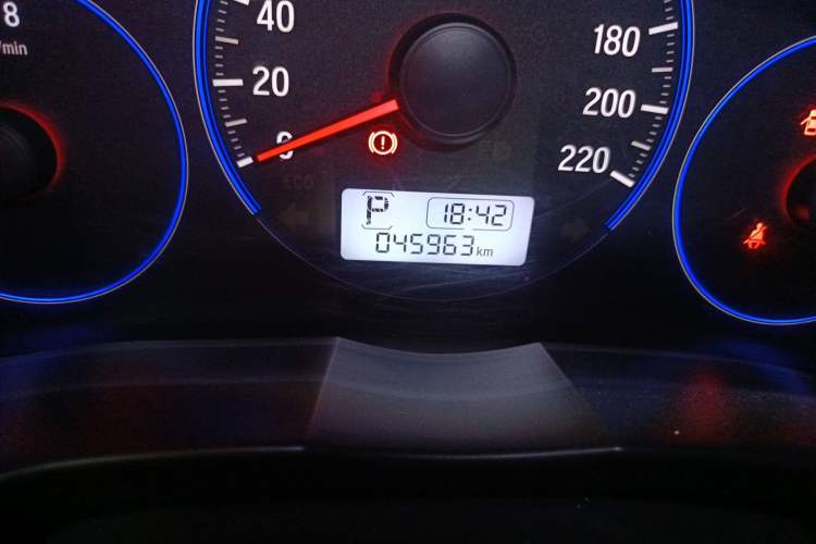 Used Honda City 2015 1.5L CVT Luxury Edition Odometer Close Up