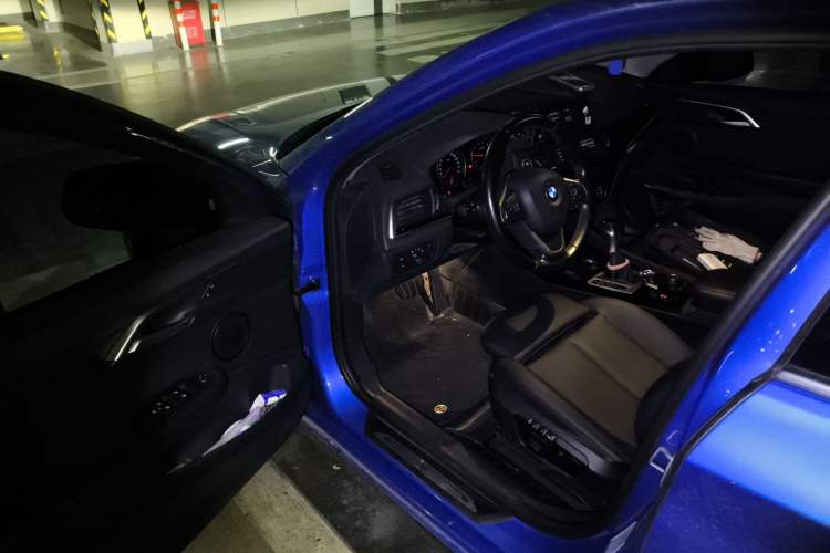 Used BMW 1 Series 2018 118i Sport Edition Driver Seat