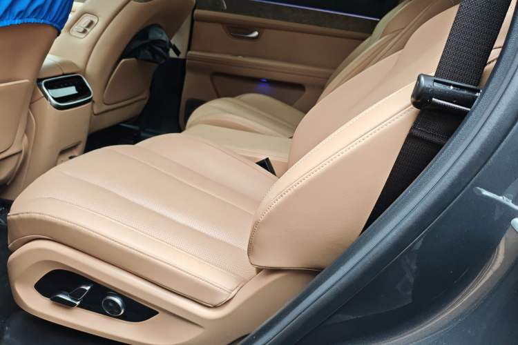 Used Hima AITO M7 2022 1.5T Four-Wheel Drive Luxury Edition Left Rear Seat