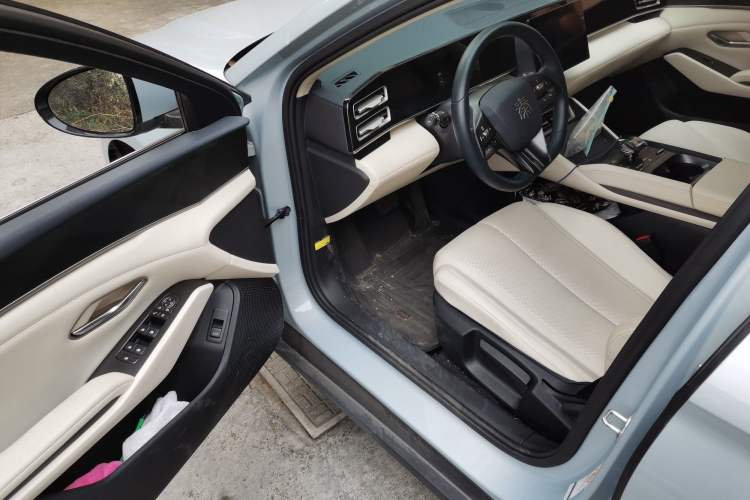 Used BYD Qin L 2024 DM-i 80KM Leading Model
