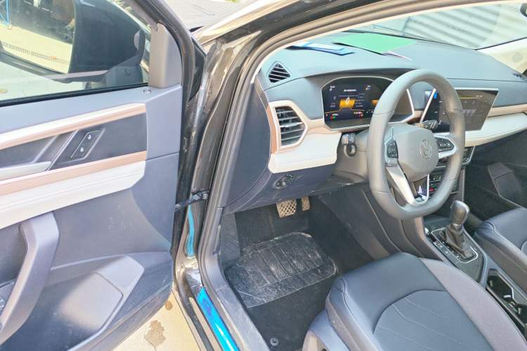 Used Volkswagen Tharu 2024 300TSI Two-Wheel-Drive Moonlight Edition Driver Seat