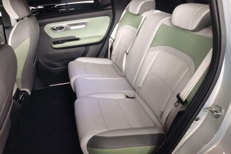 Used AION Y 2023 Younger Star Edition Left Rear Seat