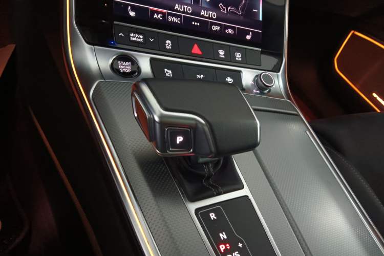 Used Audi A7L 2024 45TFSI quattro S-line Visionary Edition Flow Crystal Package