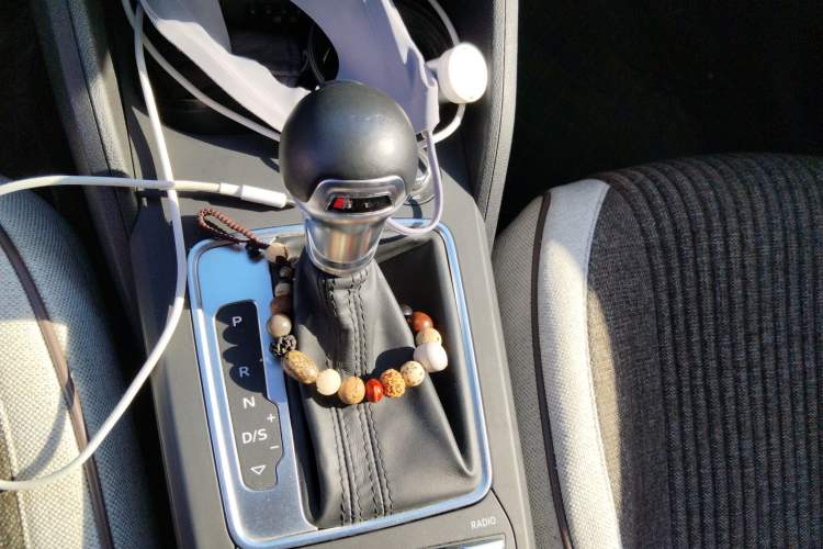 Used Audi Q2L 2021 35 TFSI Progressive Dynamic Edition Gear Lever