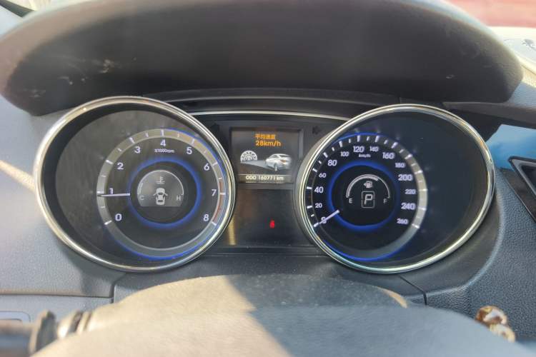 Used Hyundai Sonata 2013 2.4L Automatic Luxury Version China IV Standard