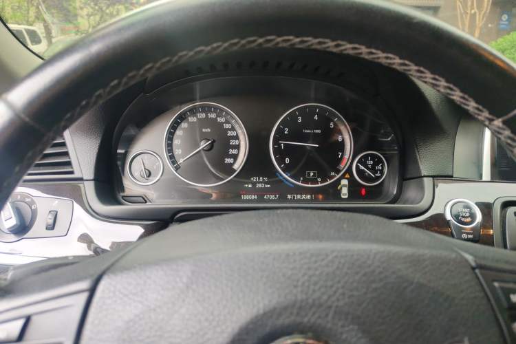 Used BMW 5 Series 2014 525Li Leading Model