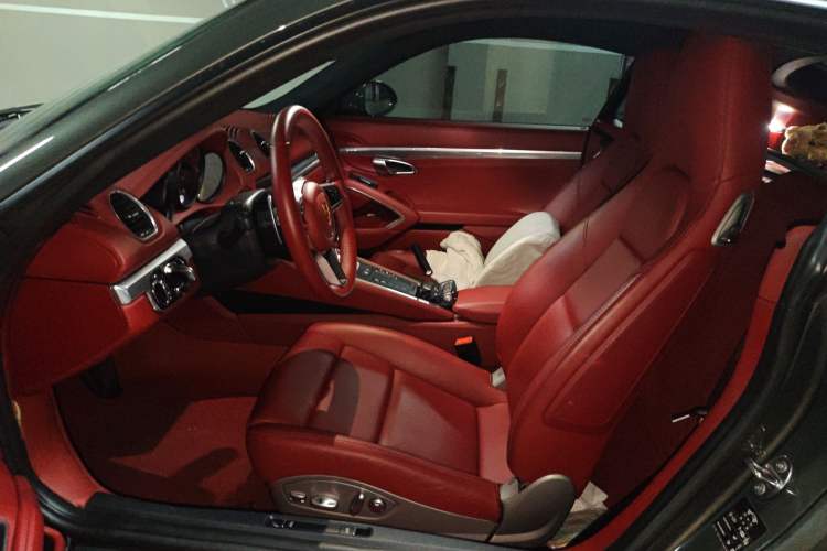 Used Porsche 718  Left Front Seat