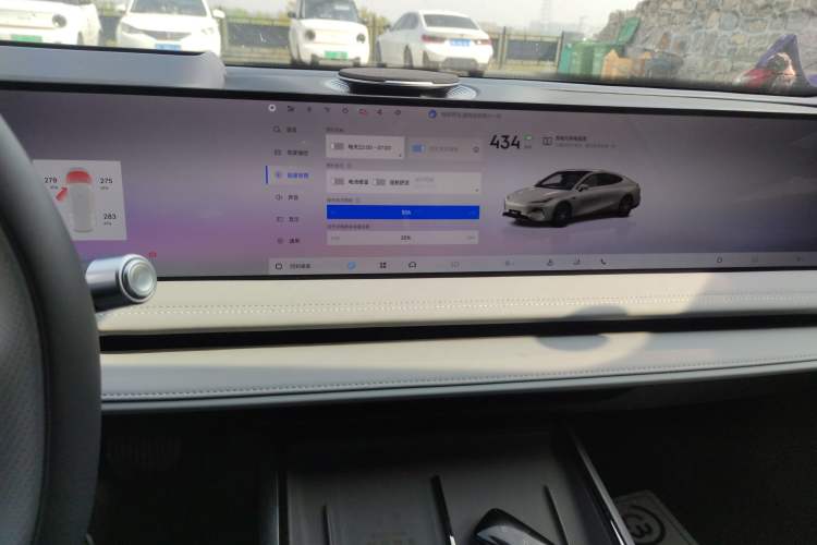 Used Geely Galaxy E8 2025 700 km Long-Range Intelligent Driving Version Audio And AC Panel