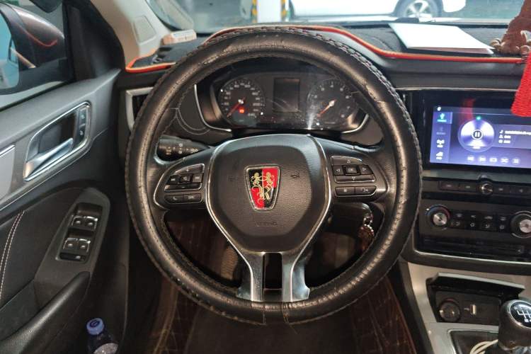 Used Roewe RX5 2016 20T Two-Wheel Drive Manual Flagship Edition
