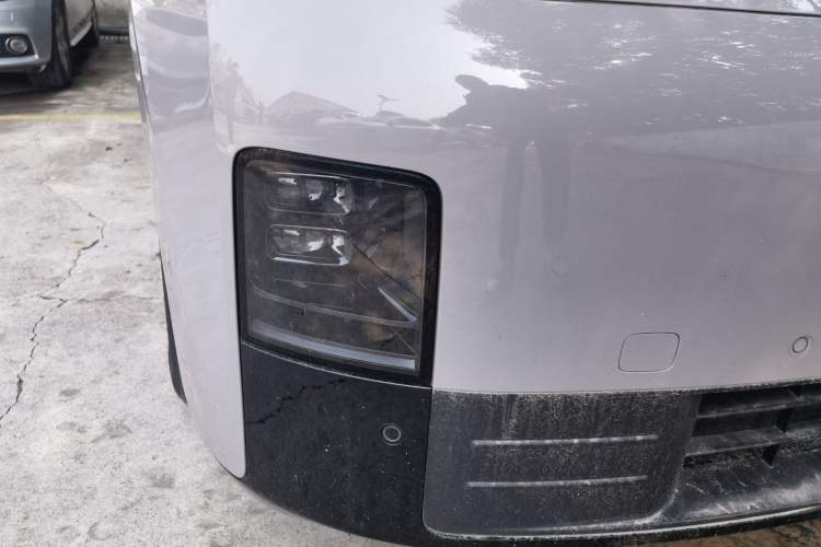 Used Li Auto MEGA 2024 Ultra Model
