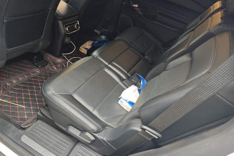 Used Ford Explorer 2020 EcoBoost 285 Rear-Drive Trend Edition 7-Seater Left Rear Seat