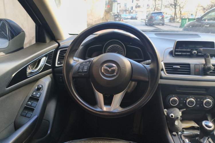 Used Mazda 3 Axela 2014 Sedan 1.5L Manual Comfort Model Steering Wheel