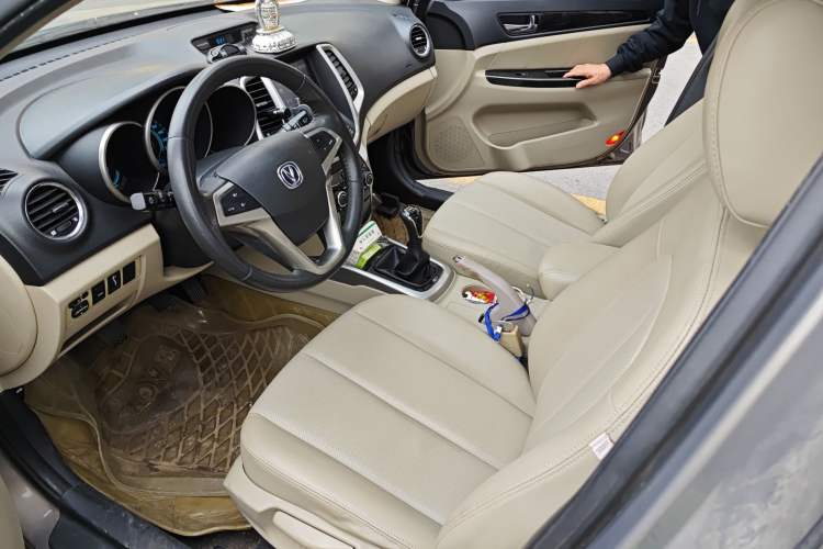 Used CHANGAN Eado 2012 1.6L Manual Luxury Version China IV Standard