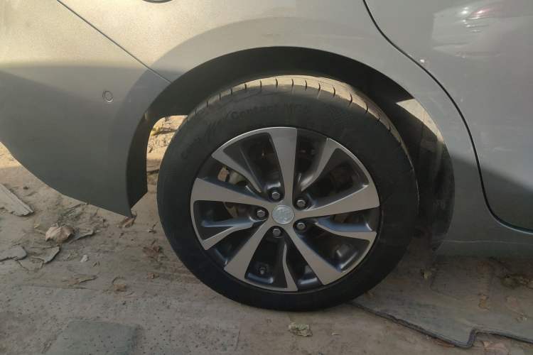 Used Buick Excelle GX 2018 18T Automatic Elite Model Right Rear Wheel Hub