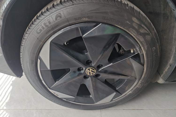 Used Volkswagen ID.UNYX 2024 Revised Pro Long-Range Version Right Rear Wheel Hub