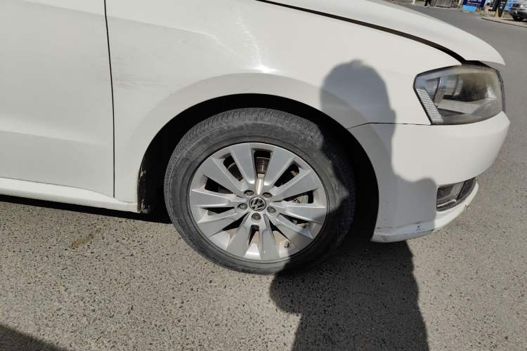 Used Volkswagen Lavida 2013 1.4TSI DSG Comfort Edition Right Front Wheel Hub